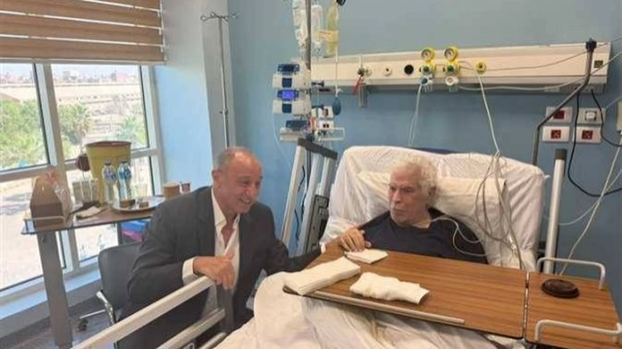 خالد الغندور يدافع عن حسن شحاتة: راعوا العمر والمرض